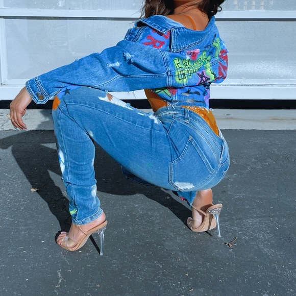 Jeans - Picture 2 of 5